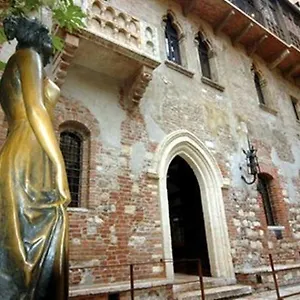 Le Notti Di Giulietta Verona